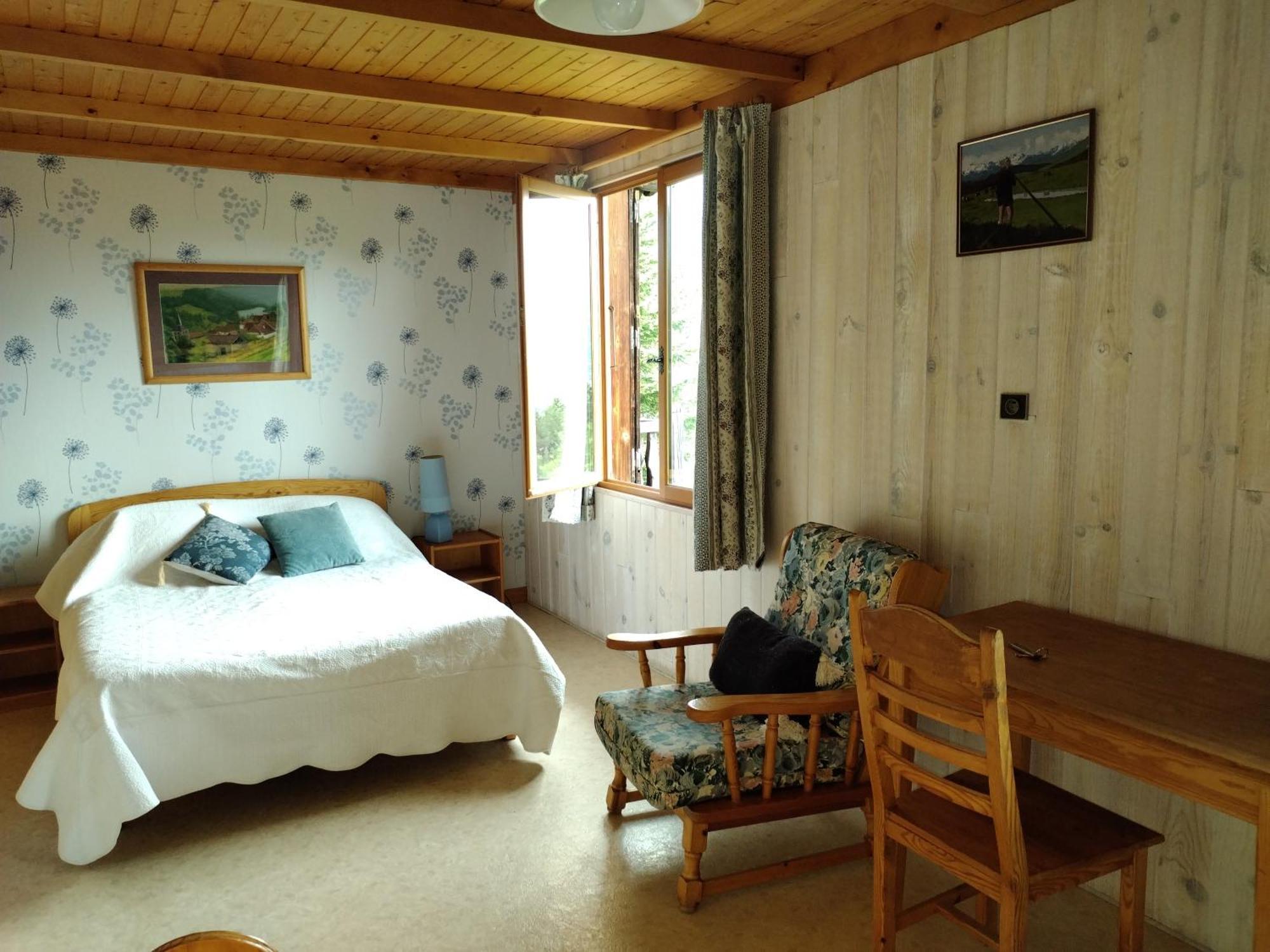 Le Vieux Chalet Bed and Breakfast Embrun Εξωτερικό φωτογραφία